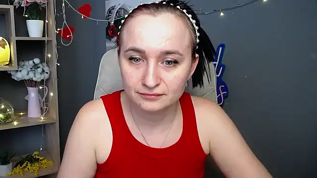 NinaFlawlees webcam