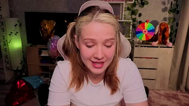 luna_cross webcam