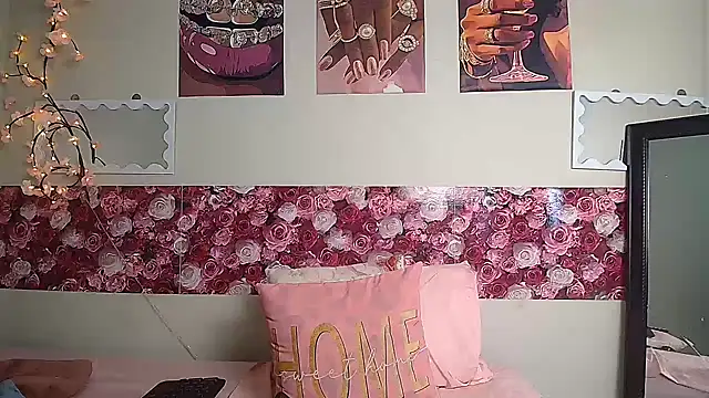 EnchantingLisa webcam