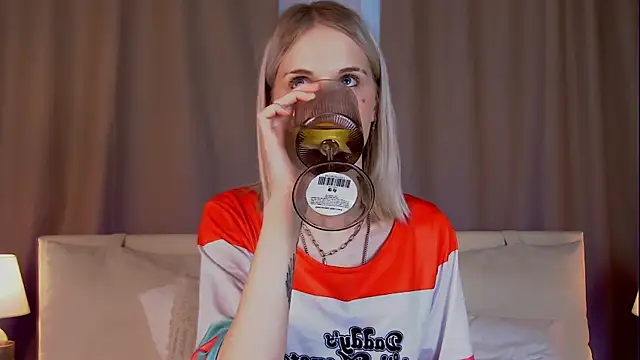 LizzyCrown webcam
