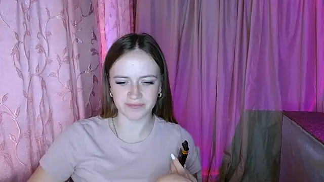 ElinaStar00 webcam