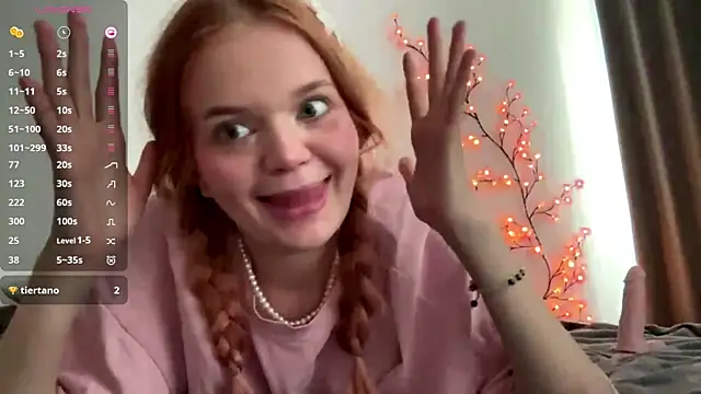 ellyclacher webcam