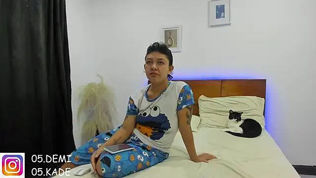 kade_demi webcam