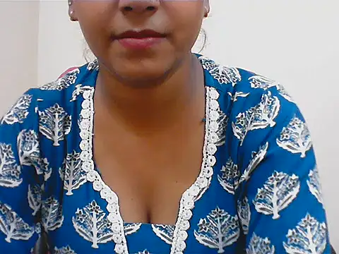 LovingPihu webcam