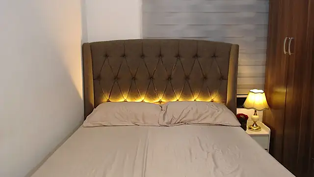 SexFucktoryLily webcam
