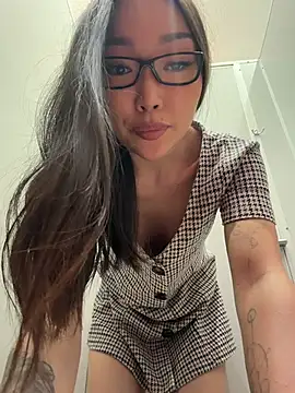 trytomakememoam webcam