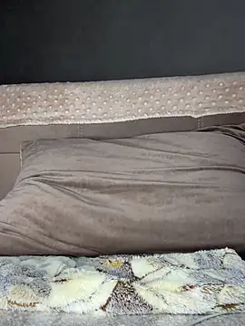 LaraVoosh live sex cam