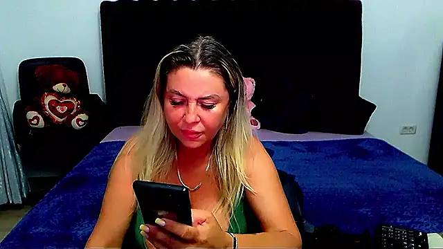 xplayfullblondexx webcam