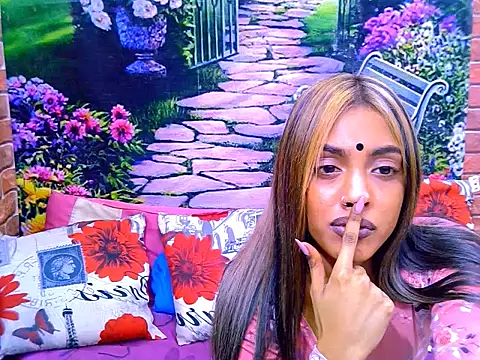 IndianPretty14u2Luv webcam