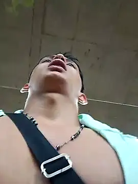 hiroshi_shen (M young) - Masturbating in the public park.