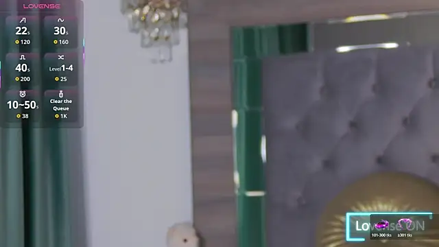 Lorehottie webcam