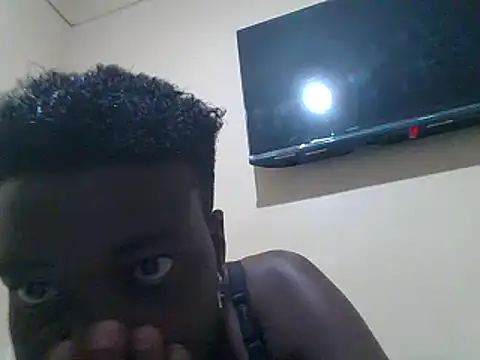 Pretty-Leaa webcam