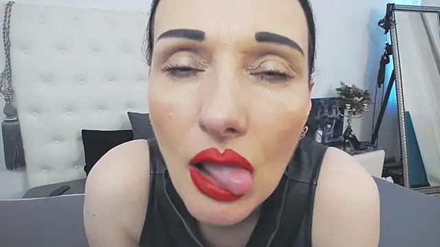 AlinaOnly webcam