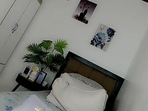 Miss_twinny21 webcam
