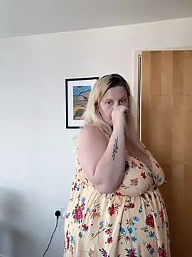 pinkieMilfPUSY webcam