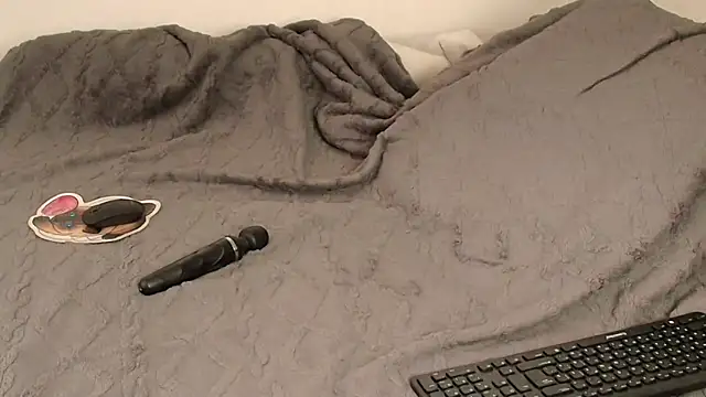 SuchArt_ webcam