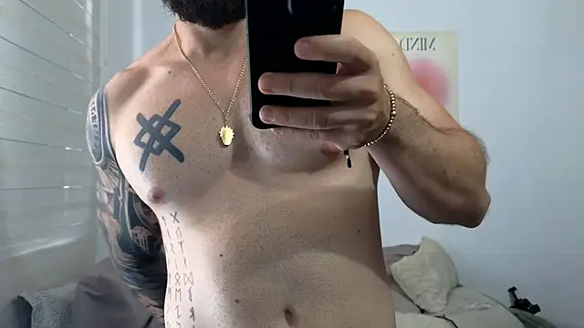 Isaac_Carter webcam