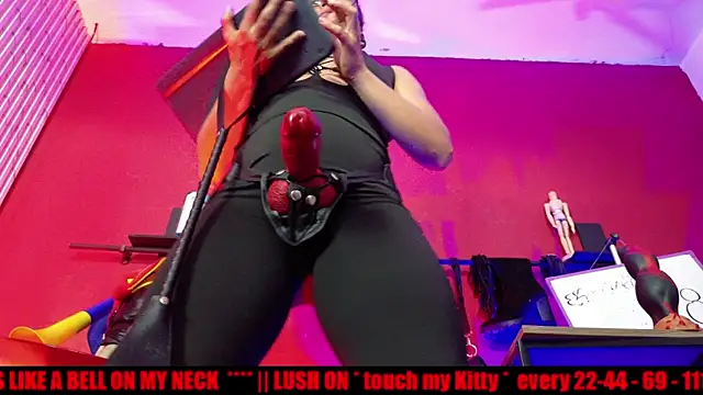 MistressSlut1 webcam