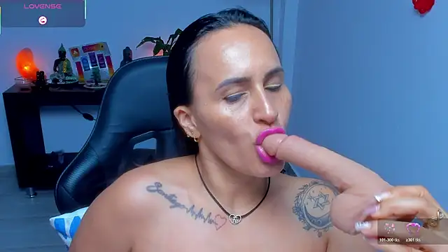 Sara_Charmy webcam
