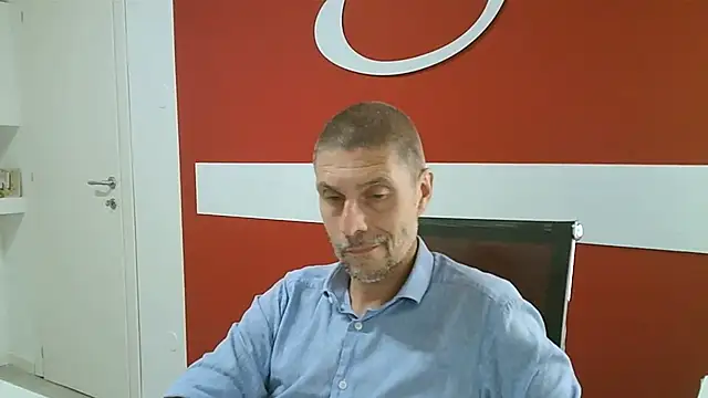 maxwell79999 live cam on StripChat