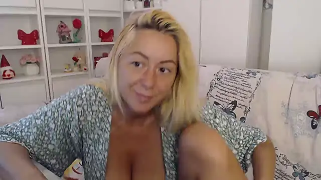 _karolynesyera_ webcam