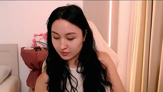 Ann__Cute live cam on StripChat