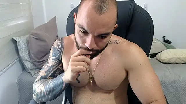 Isaac_Carter webcam