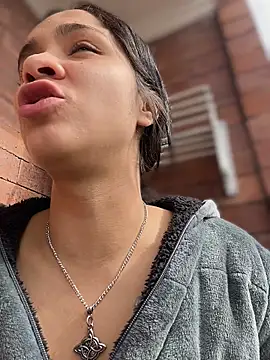 Preview of isabella-teen