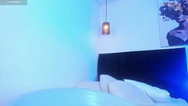 dolly_zoe webcam