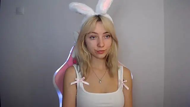 LuciaYoung webcam