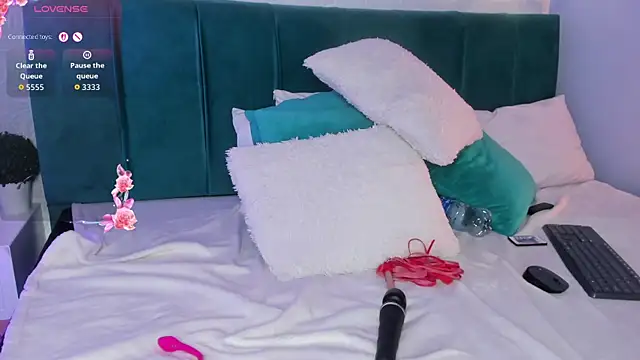 ninna_curly webcam