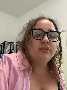 CurlyMaddie webcam