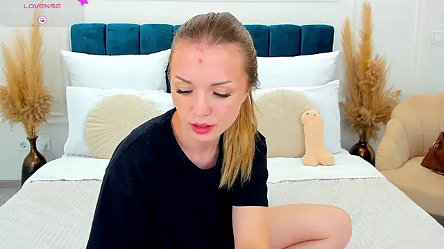 VirginOlly webcam