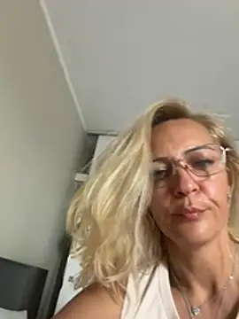 SweetAnia_ webcam