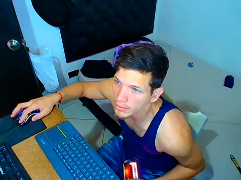 kevinkewman webcam