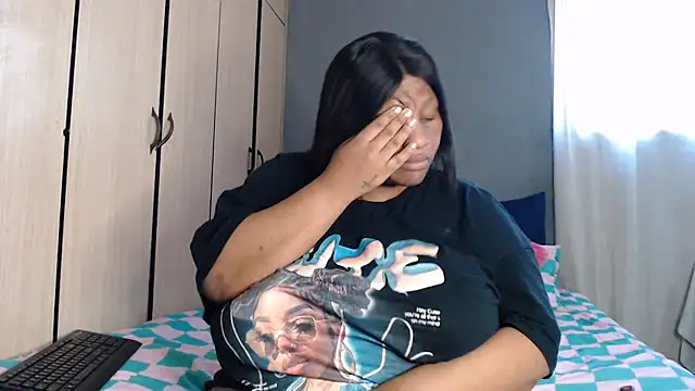 PIXIEBITCHXXX26 webcam