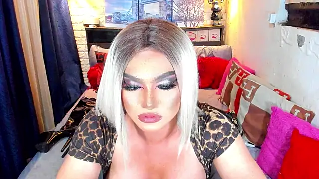 BlondePlaymateQueen webcam