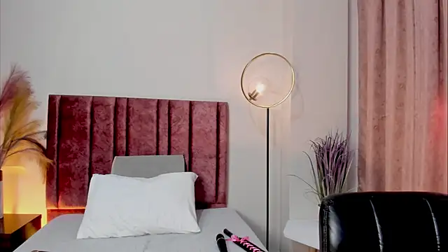 AnnaBroooks