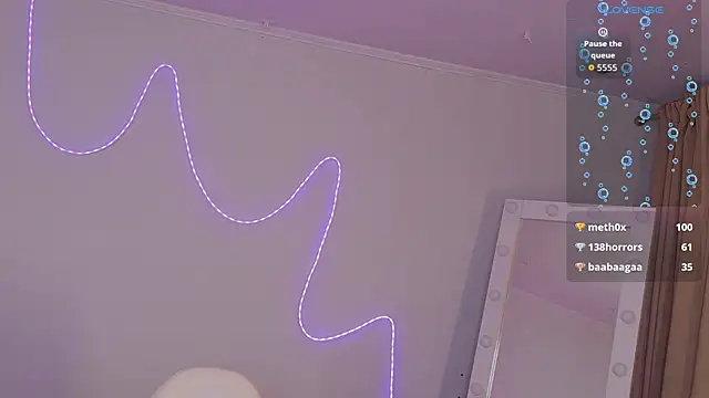 EricaMoonn webcam