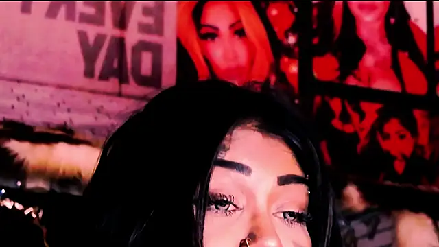indian_dreamgirl webcam
