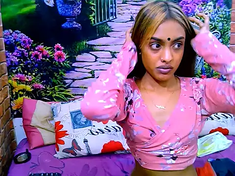 IndianPretty14u2Luv webcam