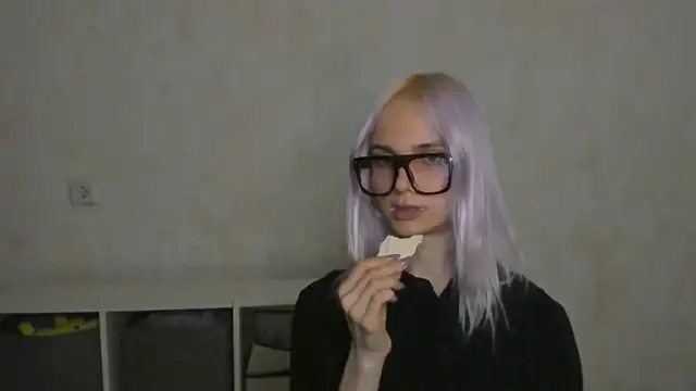 LanaCute webcam