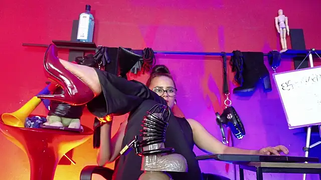 MistressSlut1 Live Web Cam Show