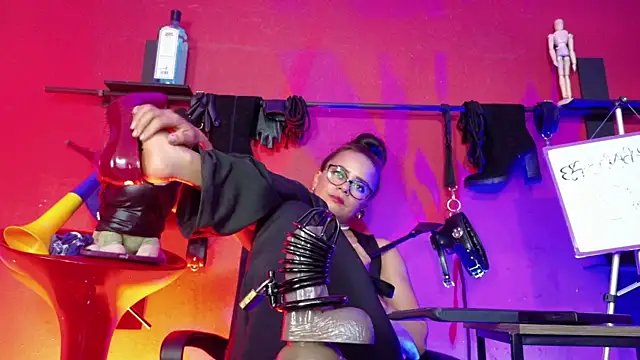 MistressSlut1 webcam