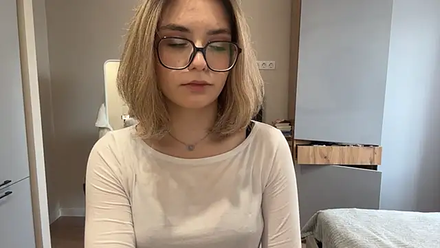 AnnaVelvetFire webcam