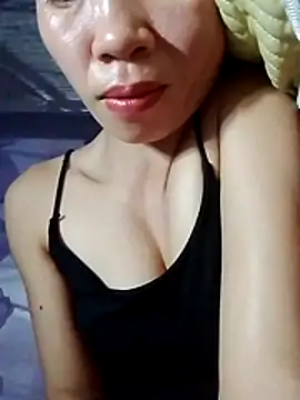 -Nena_ live cam on StripChat