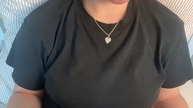 lucyschickt (F teen) - fingern