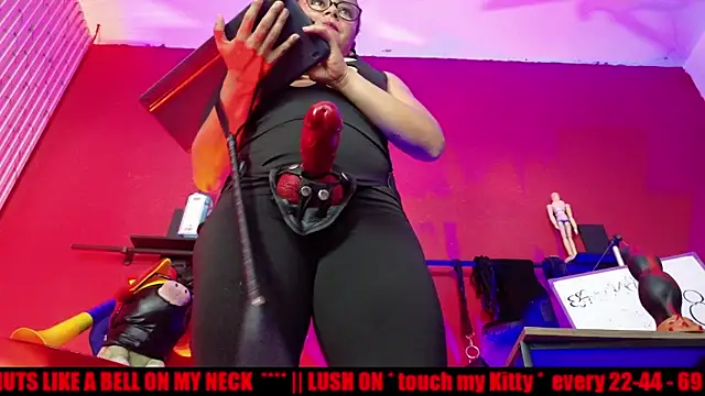 MistressSlut1 webcam
