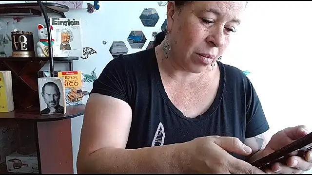 LauraMallioni webcam