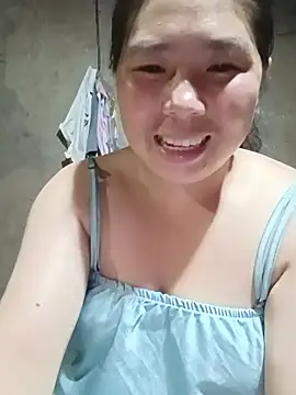 quynhkoolbae webcam